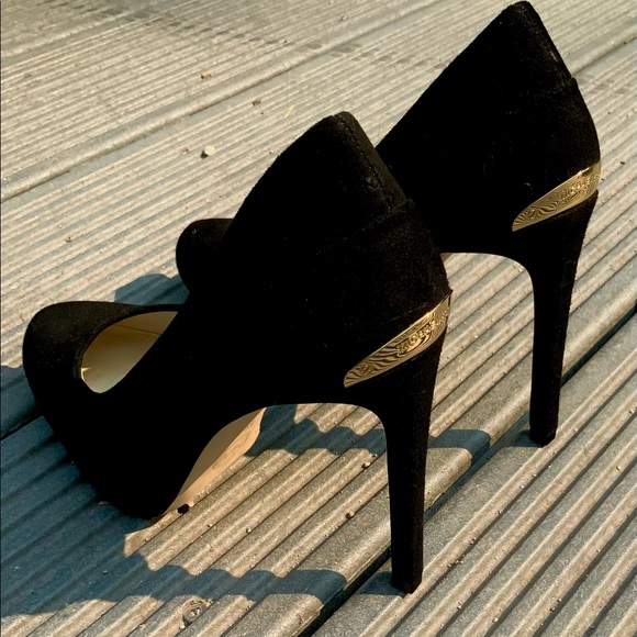 Micheal Kors Heels - Picture 2 of 4